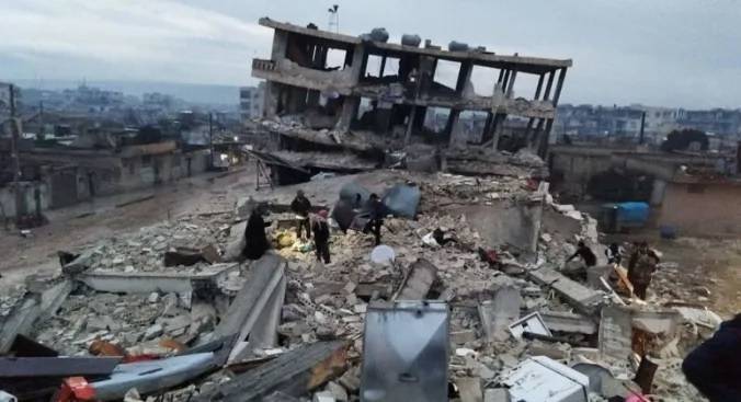 147 قتيلاً جراء الزلزال في مناطق سيطرة الفصائل المعارضة بسوريا