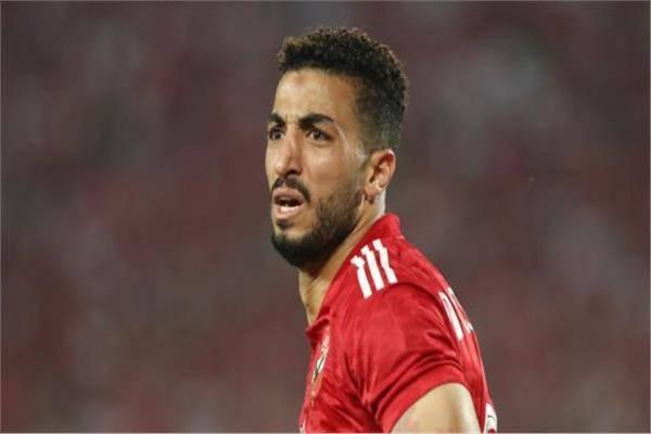 مدافع الأهلي المصري يبكي بعد إصابة قوية