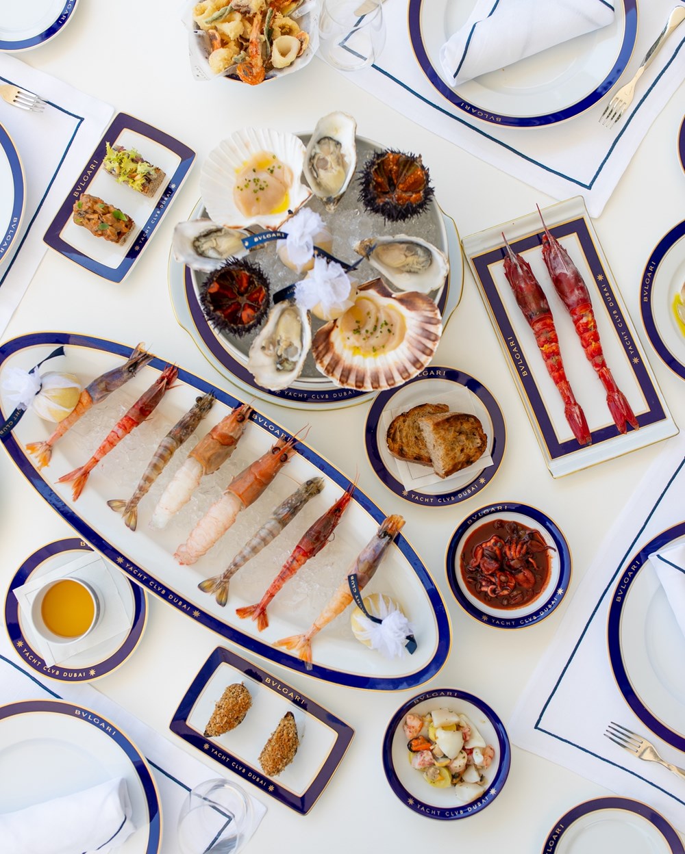 منتجع بولغري دبي يُعيد تعريف تجارب الطعام في مطعم نادي اليخوت بمفهومٍ جديدٍ