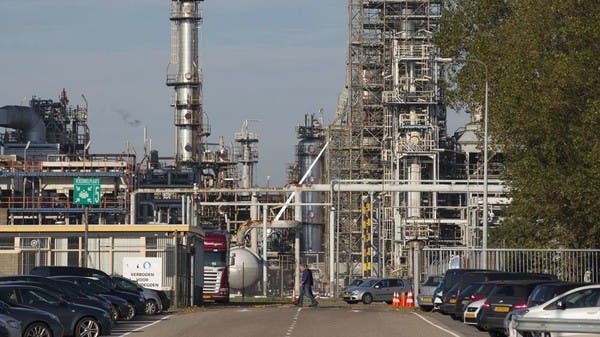 وثيقة: الكويت ترفع سعر بيع نوعين من النفط الخام لآسيا في أبريل