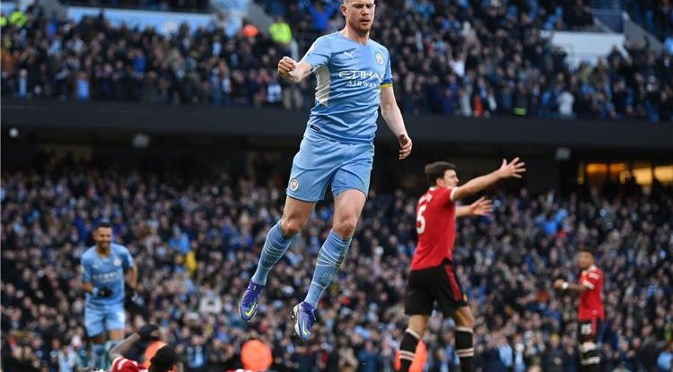 فيديو | برباعية مع الرأفة.. محرز ودي بروين يقودان مانشستر سيتي لاكتساح يونايتد في الديربي