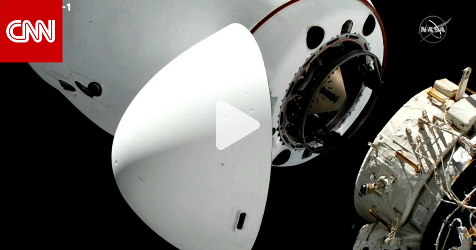 بدقة متناهية.. شاهد عملية التحام ناجحة لكبسولة سبيس إكس مع محطة الفضاء الدولية