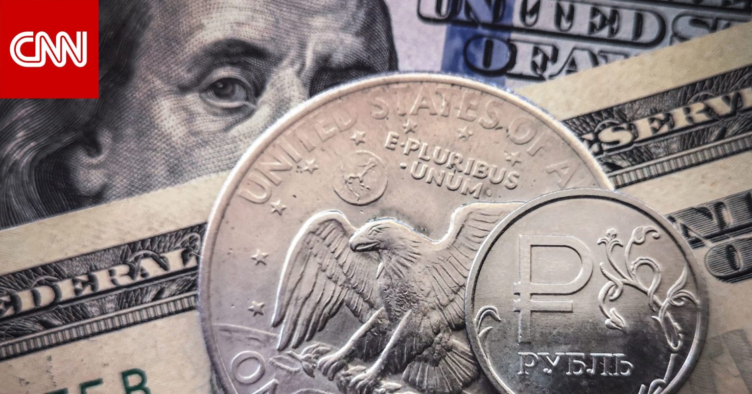 المفوضية الأوروبية: الشركات قد يمكنها شراء الغاز الروسي بالروبل دون انتهاك العقوبات