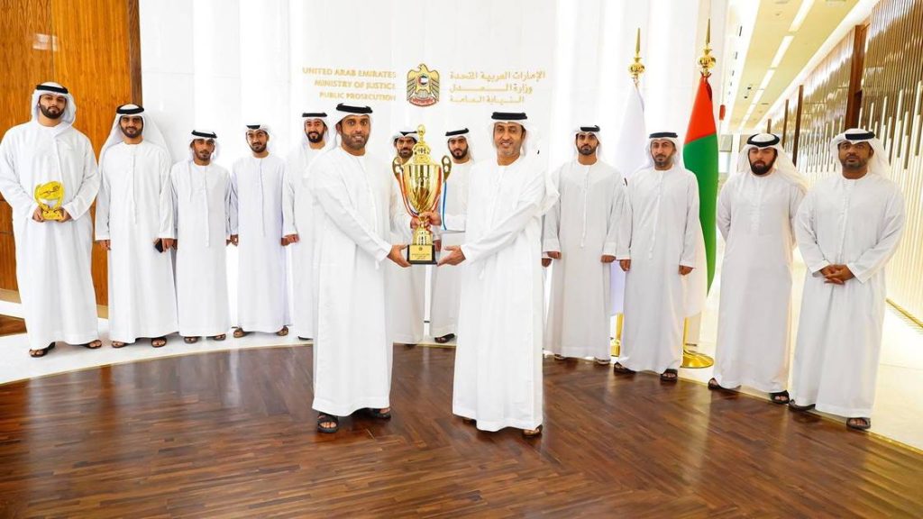 حمد الشامسي يستقبل فريق النيابة العامة الفائز في بطولتي الخمسين