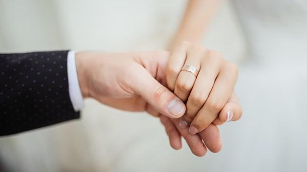 كيف تتخلصين من ضغوط يوم زفافكِ كيف تتخلصين من ضغوط يوم زفافكِ