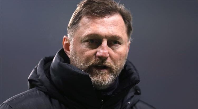 مدرب ساوثهامبتون: مواجهة ليفربول أشبه بنهائي دوري أبطال أوروبا.. ولن نقدم هدايا