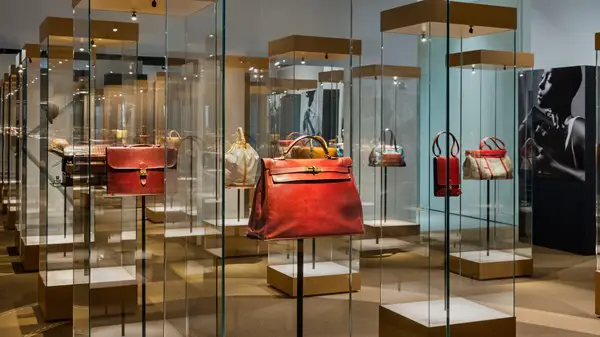 قصة حقيبة: فصل جديد من معارض "Hermès Heritage" في قطر