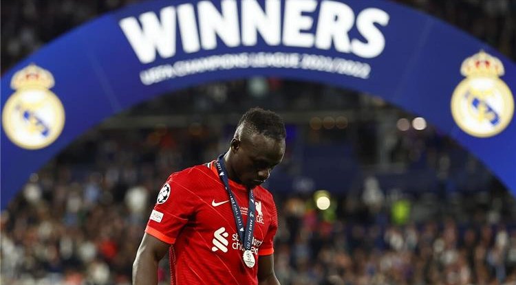 شرط تعجيزي من ماني لتجديد عقده مع ليفربول