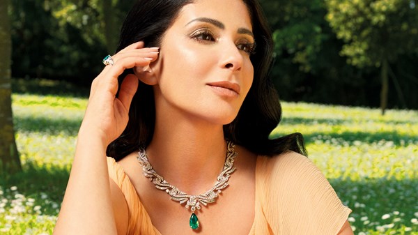 منى زكي سفيرة إقليمية لمجوهرات BVLGARI