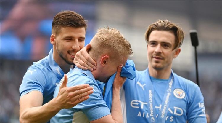 مانشستر سيتي يقرر بيع لاعبه.. وإيفرتون الأقرب لضمه