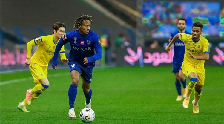 فيديو | الهلال يهزم الفتح بثلاثية وخطوة تفصله عن التتويج بـ الدوري السعودي