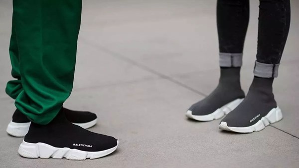 أحدث صيحات أحذية سنيكرز للنساء في 2022