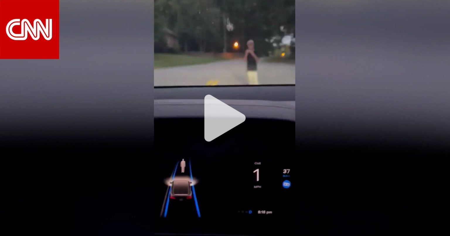 بشكل صادم.. بعض سائقي تسلا يستخدمون أطفالًا كعوائق للتحقق من فاعلية "القيادة الذاتية التامة"