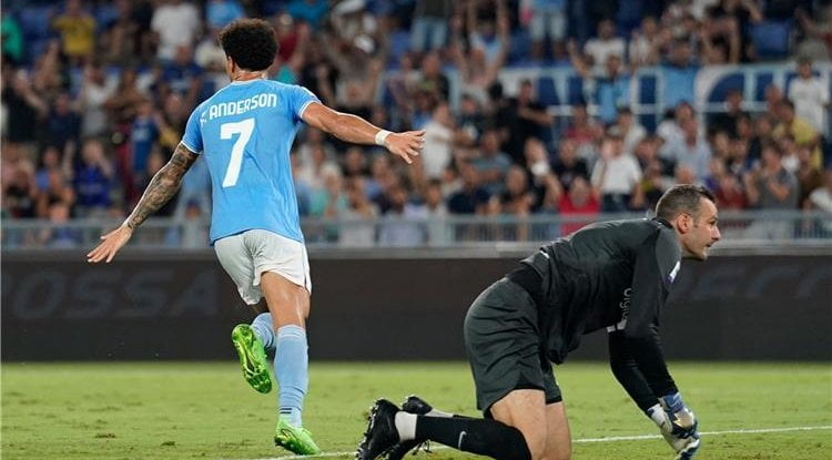 لاتسيو يسقط إنتر بثلاثية ويرتقي إلى الصدارة