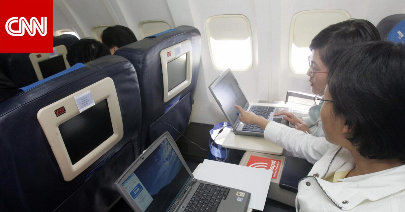 كيف توفر شركات الطيران الإنترنت على ارتفاع 35 ألف قدم ولماذا لا تزال بحاجة للكثير من العمل؟