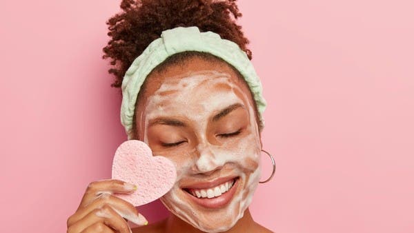 هل تفاقم مستحضرات التجميل من مخاطر سرطان الثدي؟ هل تفاقم مستحضرات التجميل من مخاطر سرطان الثدي؟