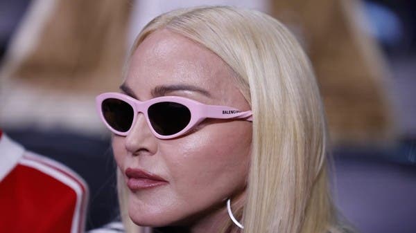 شربت من وعاء كلب! مادونا تغضب جمهورها