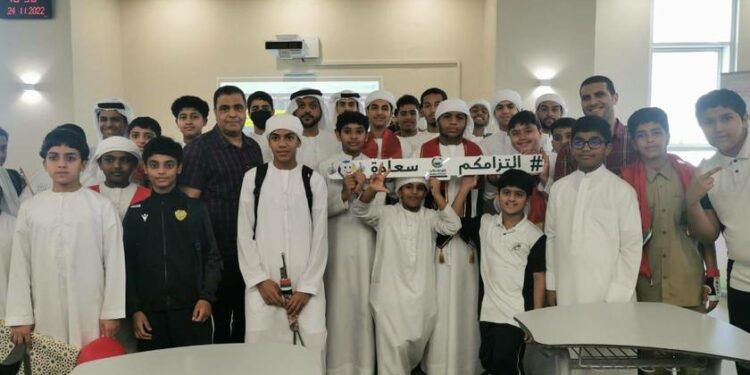 شرطة دبي توعي الطلبة بالتزامات الجمهور في الملاعب