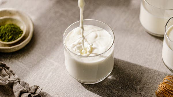 منها الحليب منزوع الدسم.. تجنب 5 أطعمة صحية لسلامة قلبك