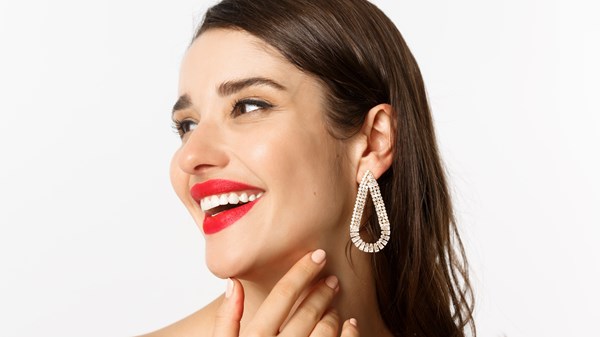 Chandelier Earrings.. أحدث صيحات الإكسسوارات Chandelier Earrings.. أحدث صيحات الإكسسوارات