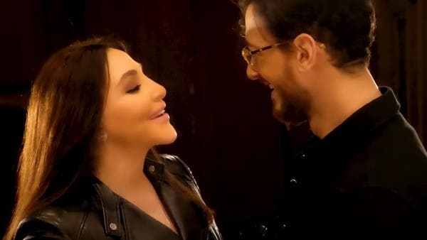 إليسا ترد على مطالبات حذف أغنيتها مع لمجرد.. هذا ما فعلته!