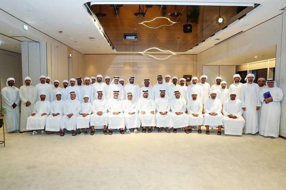 أهل البحر يثمنون دعم حمدان بن محمد لسباق القفال