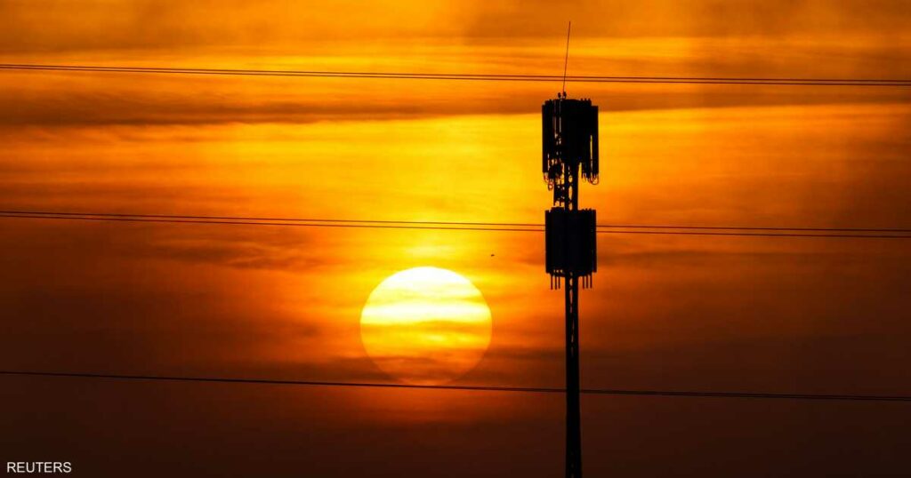 وزارة الاتصالات تحذر من توقف خدماتها في غزة بهذا التاريخ