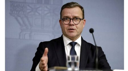 فنلندا تغلق معابرها الحدودية مع روسيا باستثناء واحد