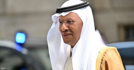 وزير الطاقة السعودي: تخفيضات "أوبك+" قد تستمر بعد مارس