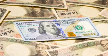 عطلة الأعياد تزيد من وهن الدولار