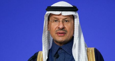 وزير الطاقة السعودي: تخفيضات إنتاج النفط من أوبك بلس قد تستمر بعد مارس