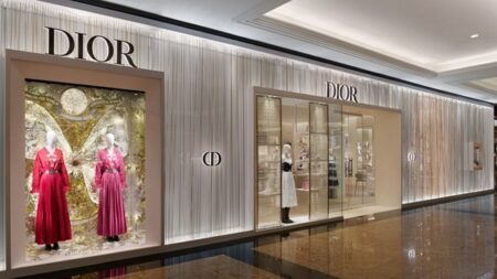 «Dior» تعيد افتتاح متجرها في «مول الإمارات» بدبي