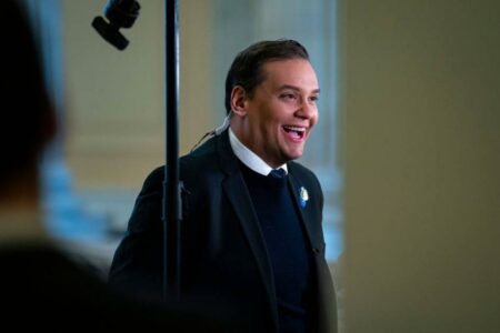 مجلس النواب الأمريكي يطرد نائباً جمهورياً في تصويت تاريخي