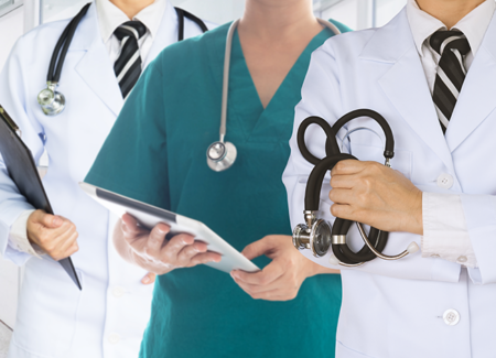 «كوادر» تطرح 171 وظيفة بالقطاع الصحي في أبوظبي