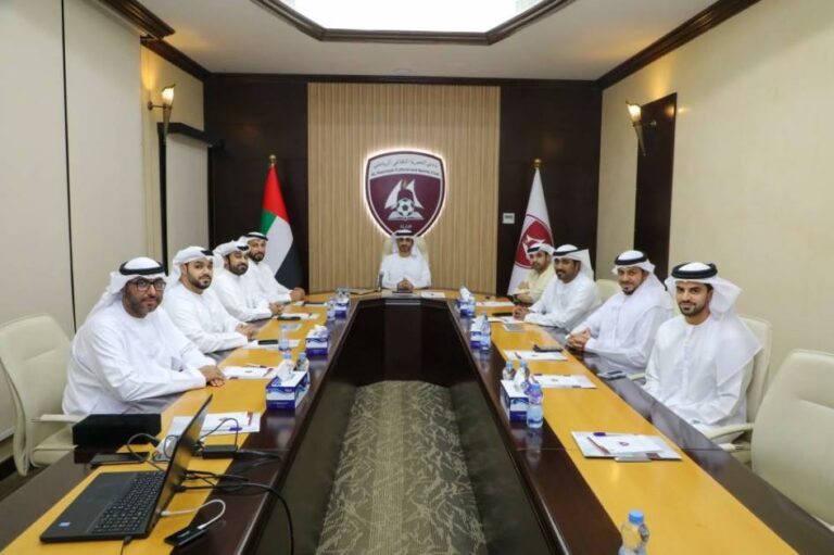 الحمرية يستحدث بطاقة خاصة بأصحاب الإنجازات