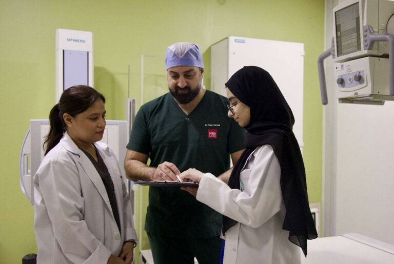 أطباء «ميدكير» يعيدون لأردنية قدرتها على الحركة بعد جراحة 6 ساعات