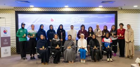 تكريم الفائزات في دورة الشيخة هند