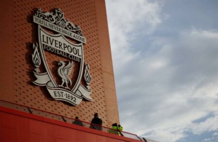رجل يقاضي نادي ليفربول بعد رفض توظيفه