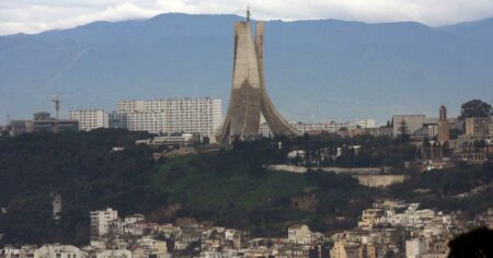 الجزائر تتصدر قائمة أكبر مصدري الغاز المسال في إفريقيا