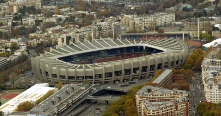 "باريس" تعيد إحياء المفاوضات مع "سان جرمان" لشراء هذا الملعب