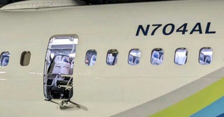 "ألاسكا" توقف طائرات "بوينع 737-9" بعد هبوط إحداها اضطراريا