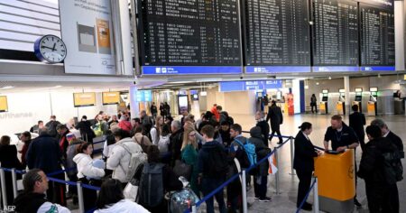 إلغاء مئات الرحلات الجوية في شمال أوروبا بسبب الجليد