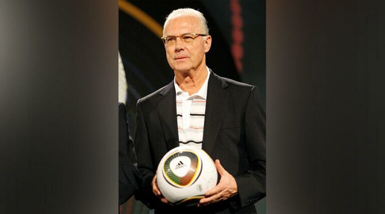 العالم يفقد أساطير كرة القدم.. آخرهم فرانز بيكنباور