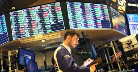 وول ستريت تغلق على ارتفاع بدعم من أوبر وليفت وإنفيديا