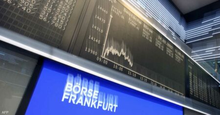الأسهم الأوروبية تتراجع قبل أسبوع حافل بالبيانات الاقتصادية