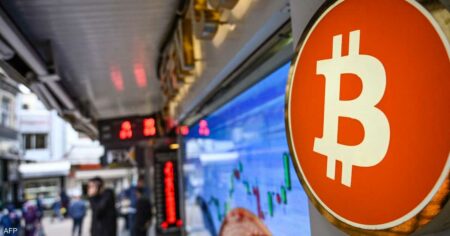 لأول مرة منذ 2021.. "بتكوين" ترتفع إلى 50 ألف دولار
