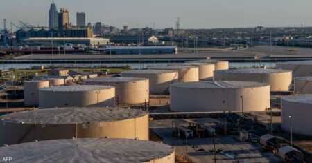 أسعار النفط ترتفع بعد بيانات أميركية أثرت على العملة الخضراء