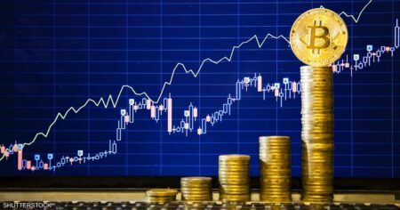 البتكوين يسجل سعرا قياسيا جديدا يتجاوز 72 ألف دولار