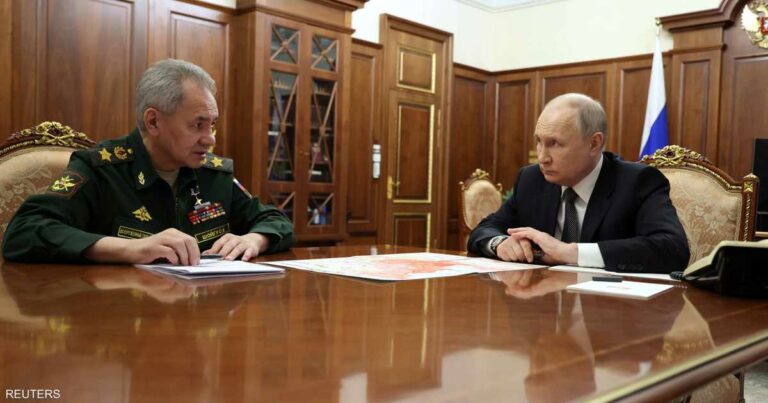 بوتين يسخر من الجيش الأوكراني.. وينفي نشر "أسلحة" في الفضاء