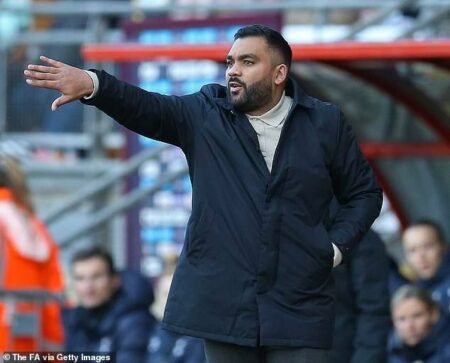 طرد مدرب بعد كشف علاقته بلاعبته القتيلة